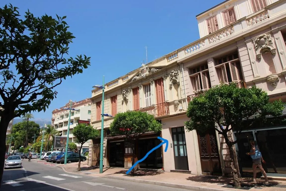 Michele Family - Centre Ville - 2 Pieces Tranquille - A 150 M De La Mer Menton