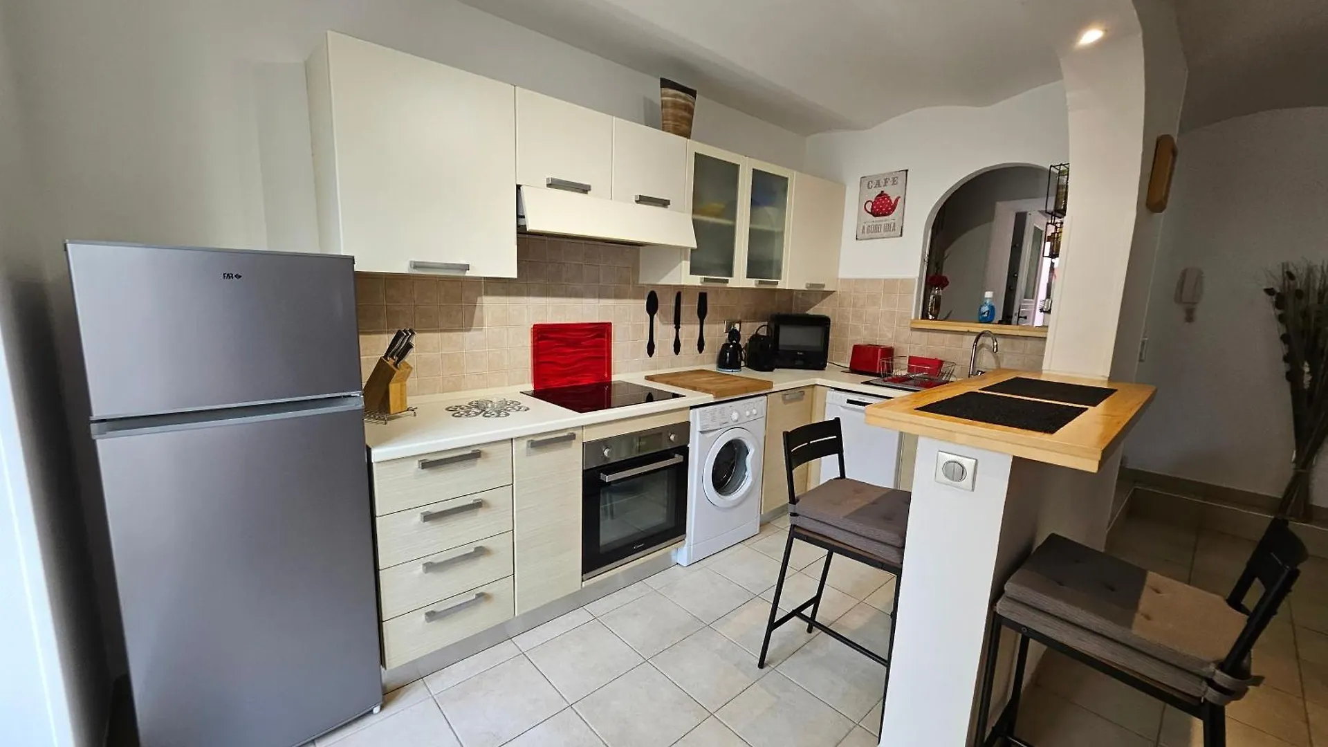 Michele Family - Centre Ville - 2 Pieces Tranquille - A 150 M De La Mer Menton
