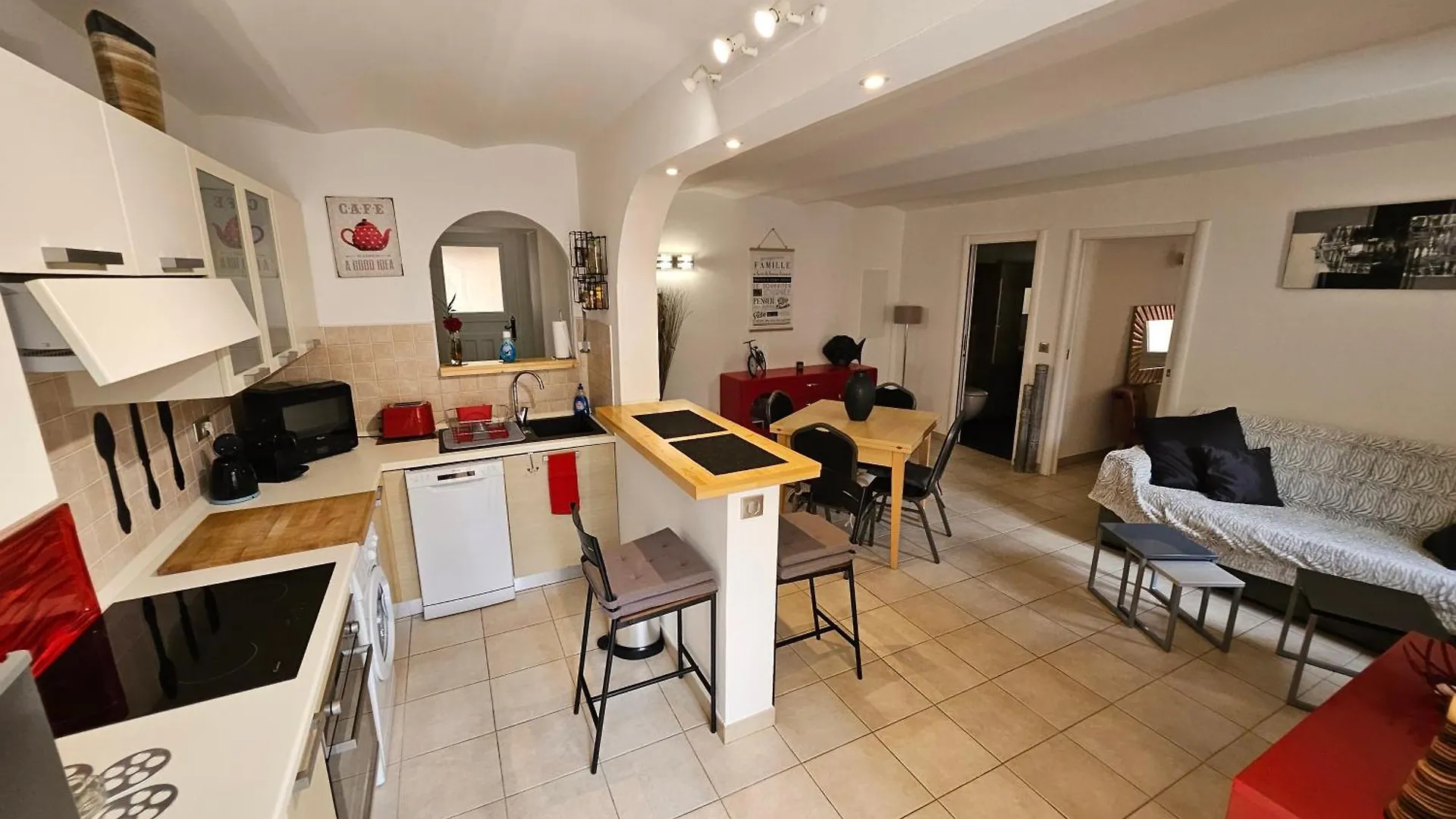Michele Family - Centre Ville - 2 Pieces Tranquille - A 150 M De La Mer Menton