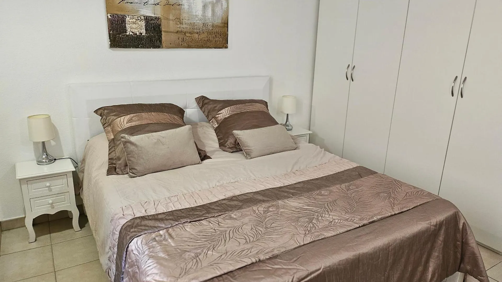 Michele Family - Centre Ville - 2 Pieces Tranquille - A 150 M De La Mer Menton Apartment