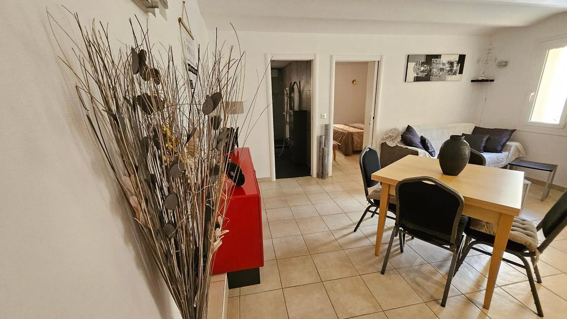 Michele Family - Centre Ville - 2 Pieces Tranquille - A 150 M De La Mer Menton 0*,  France