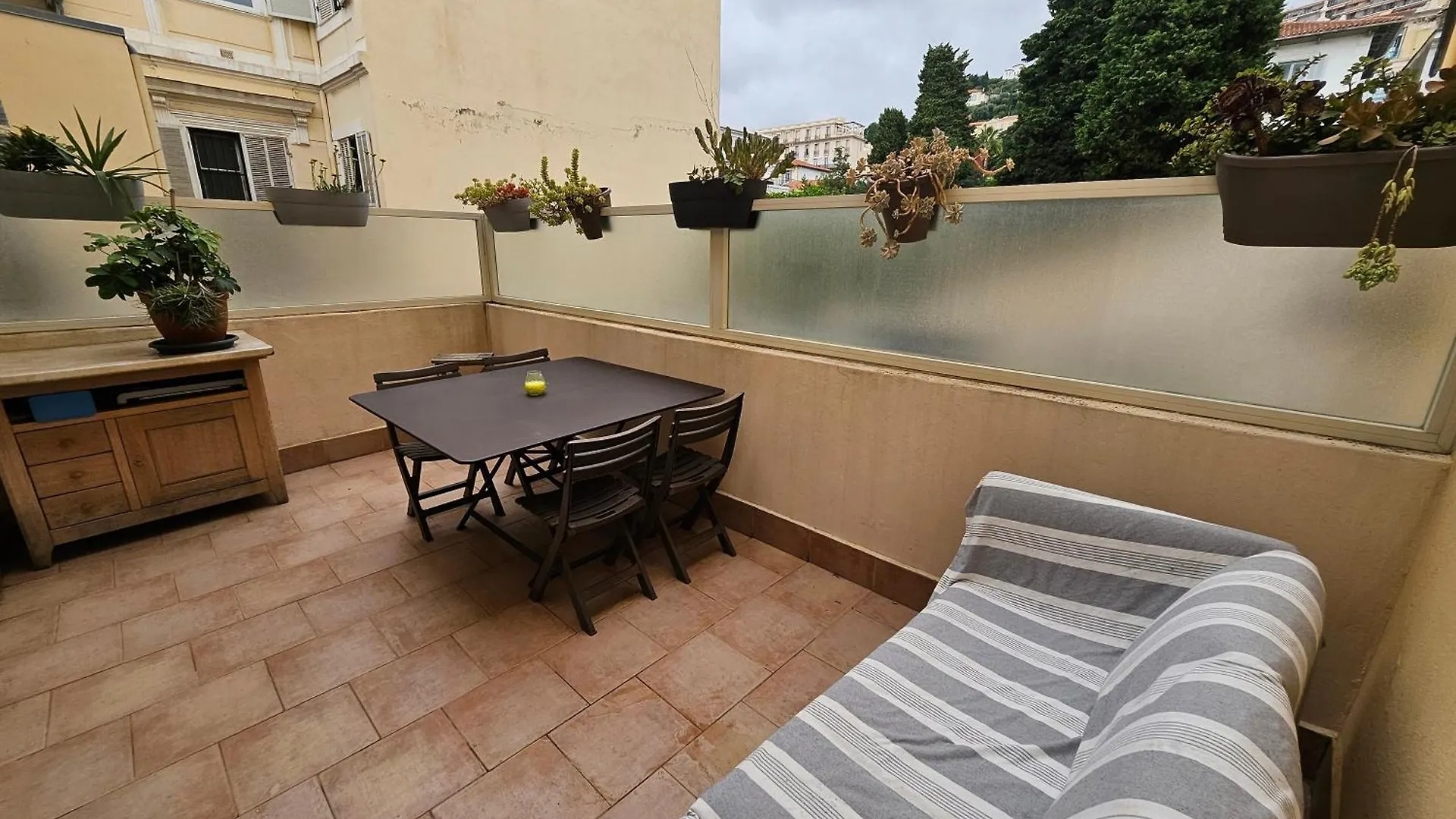Apartment Michele Family - Centre Ville - 2 Pieces Tranquille - A 150 M De La Mer Menton France